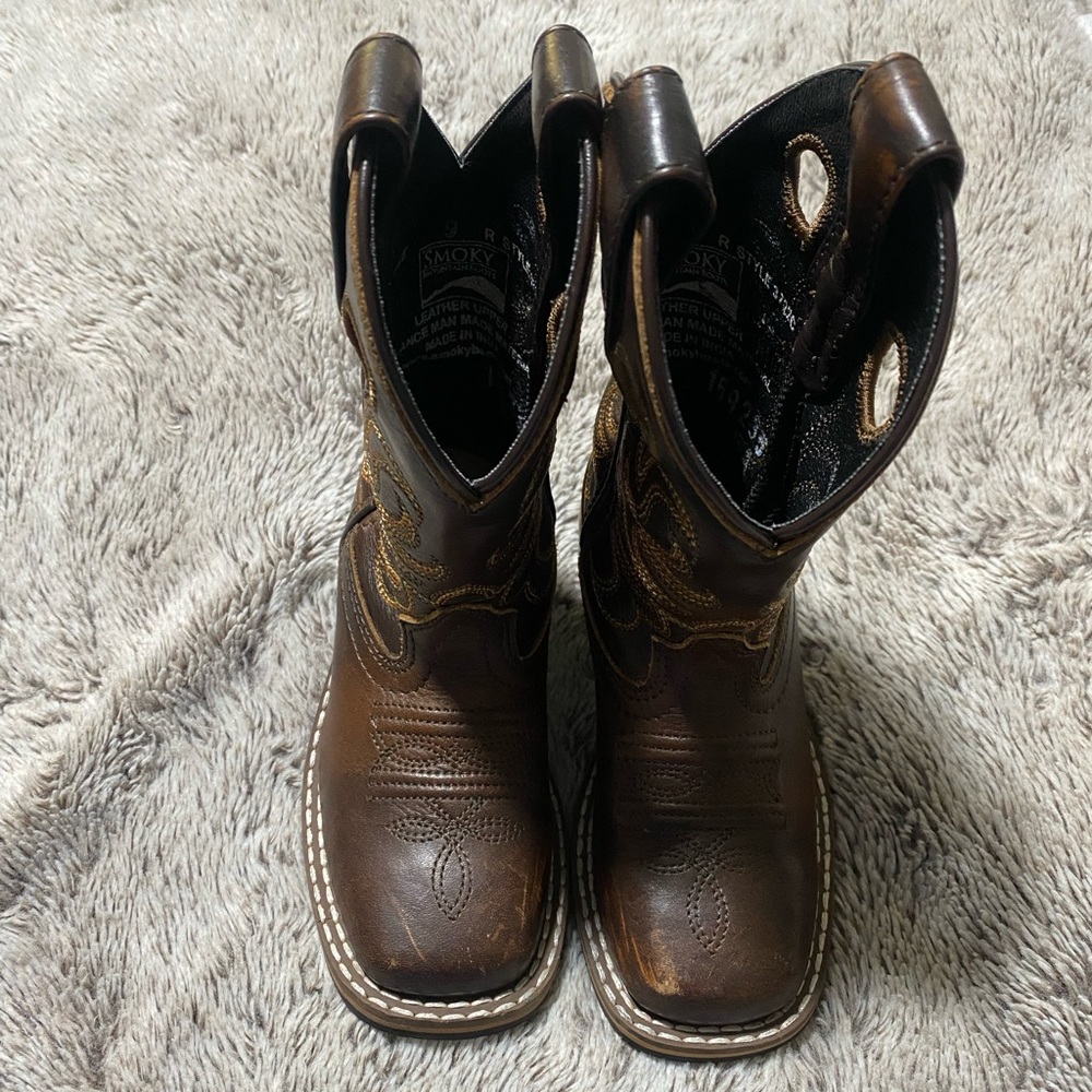 Kids boy boots size 9 Smokey mountain brand
